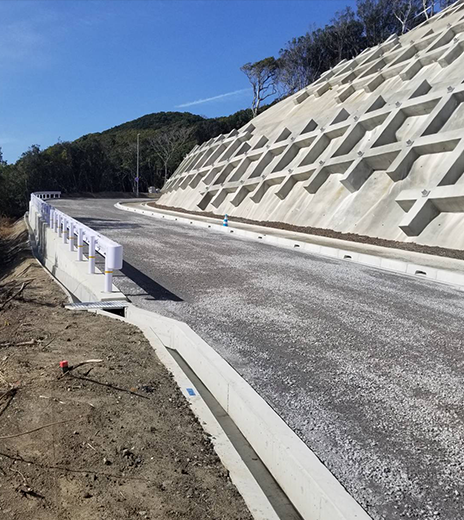 道路の新設および改修工事